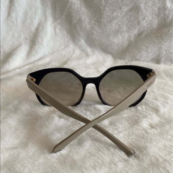 Prada Sunglasses - Picture 4 of 7